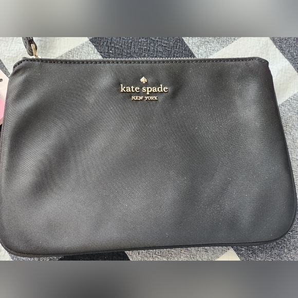 Kate spade wristlet - Picture 2 of 5
